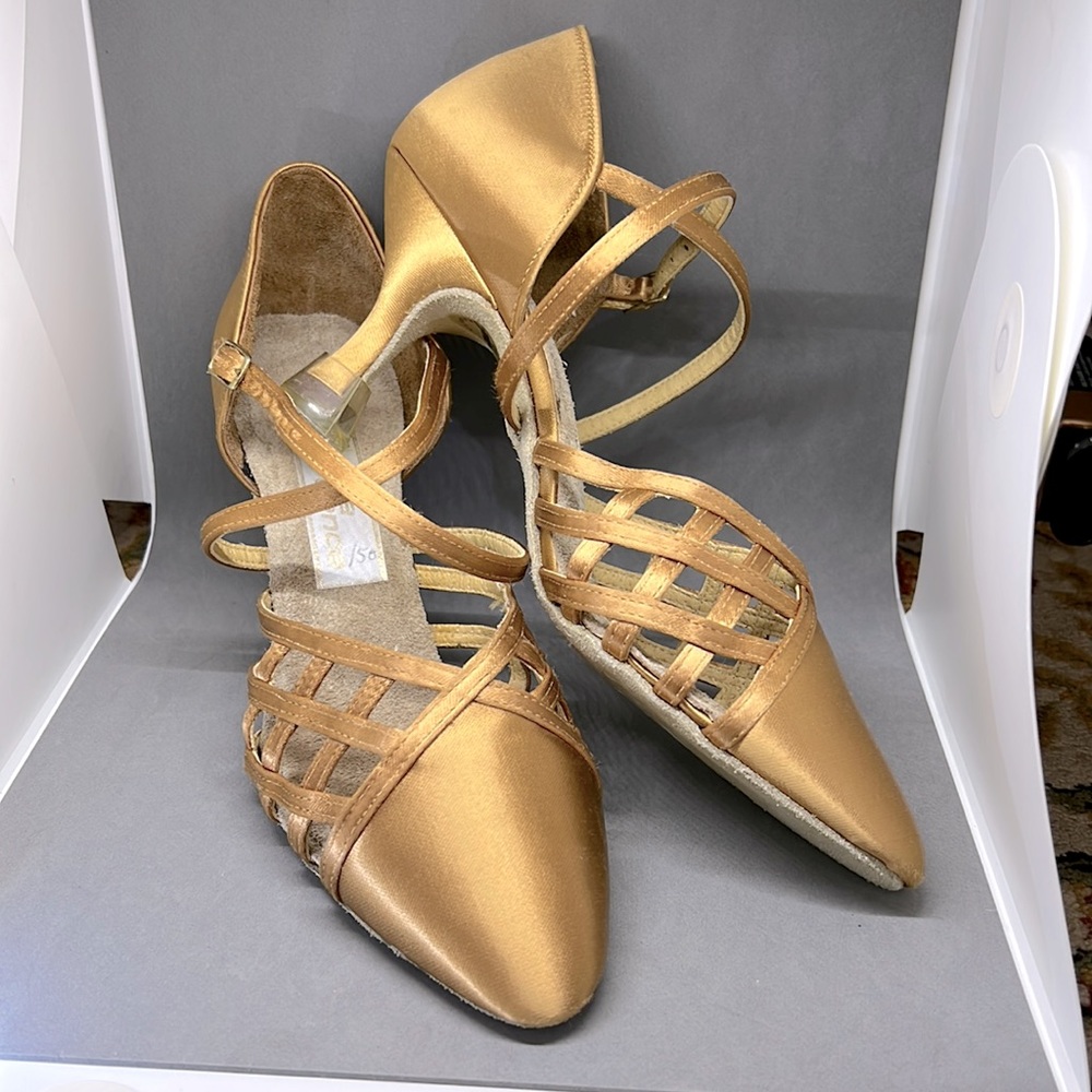 💃 NEW “AIDA DANCE” shoes! 💃
Size: 24 European